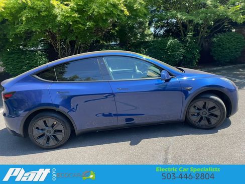 Used 2024 Tesla Model Y Long Range RWD image 14