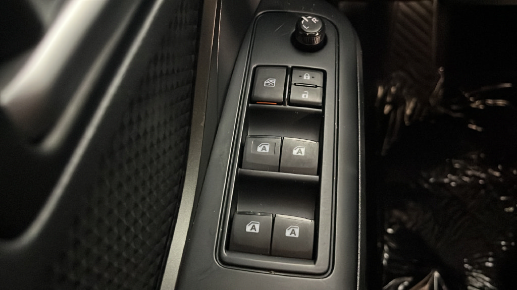 Used 2019 Toyota C-HR LE FWD image 28