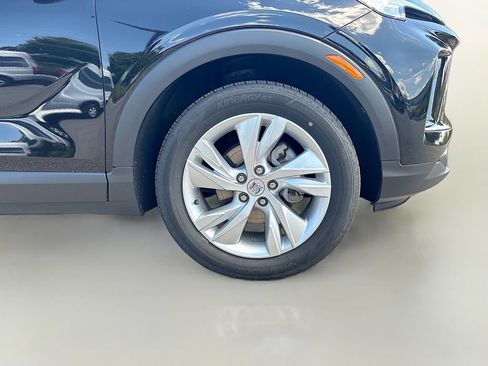 Used 2025 Buick Encore GX Preferred w/ Comfort Package FWD image 11