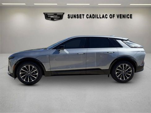 New 2026 Cadillac Lyriq Sport AWD/4WD image 6