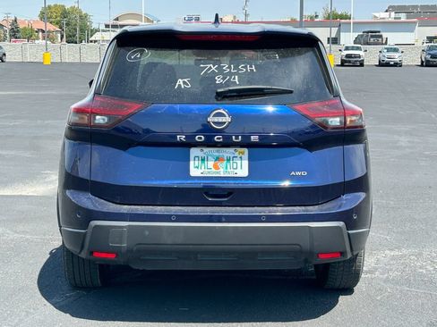 Used 2025 Nissan Rogue SV AWD/4WD image 5