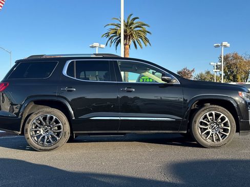 Used 2023 GMC Acadia Denali w/ Black Diamond Edition image 4