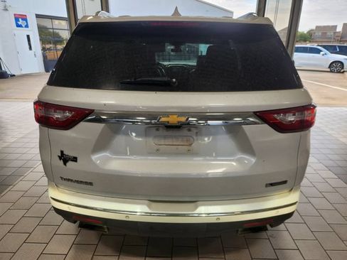 Used 2018 Chevrolet Traverse Premier w/ Driver Confidence II Package FWD image 5