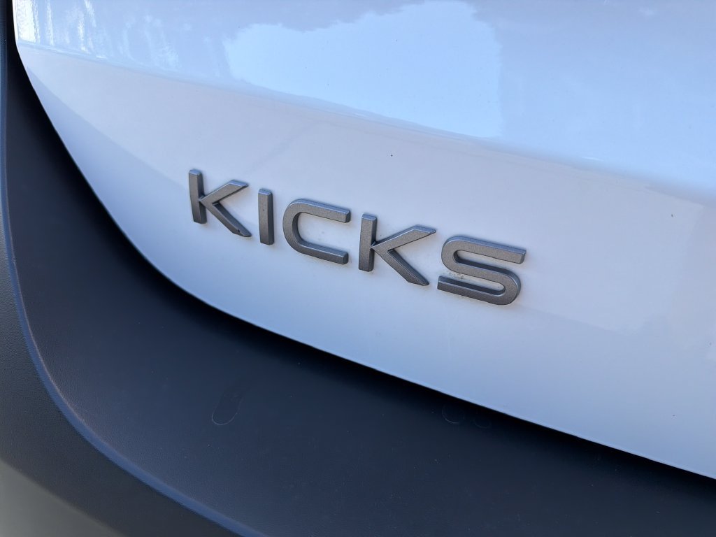 Certified 2025 Nissan Kicks SV FWD image 9