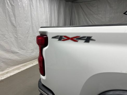 Used 2022 Chevrolet Silverado 2500 LT AWD/4WD image 16