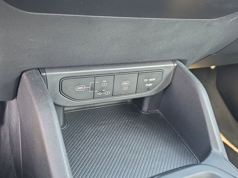 Used 2025 Kia K4 FWD image 25