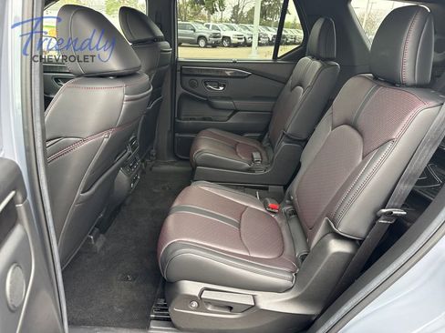 Used 2025 Honda Pilot Black Edition image 25