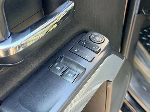 Used 2015 Chevrolet Silverado 1500 LT w/ LT Convenience Package AWD/4WD image 18