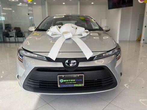 Used 2025 Toyota Corolla LE image 2
