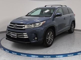 Used 2018 Toyota Highlander XLE AWD/4WD video 1