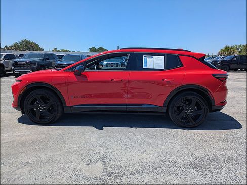 Used 2025 Chevrolet Equinox EV RS FWD image 4
