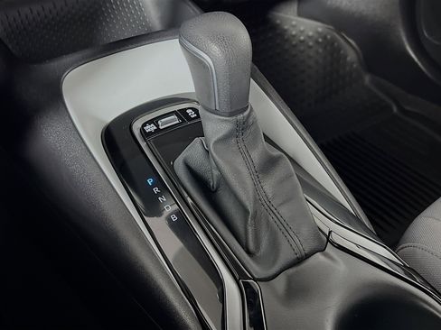 Certified 2025 Toyota Corolla SE FWD image 17
