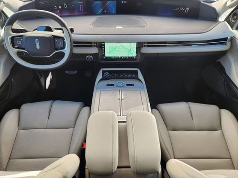 New 2025 Lincoln Navigator L Reserve image 11