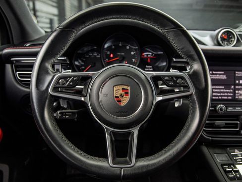 Certified 2020 Porsche Macan image 29