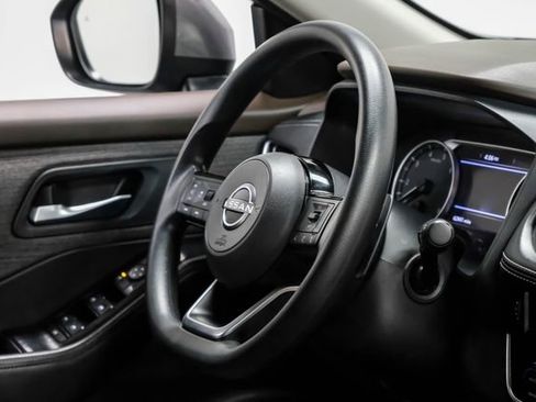 Used 2022 Nissan Rogue SV image 18