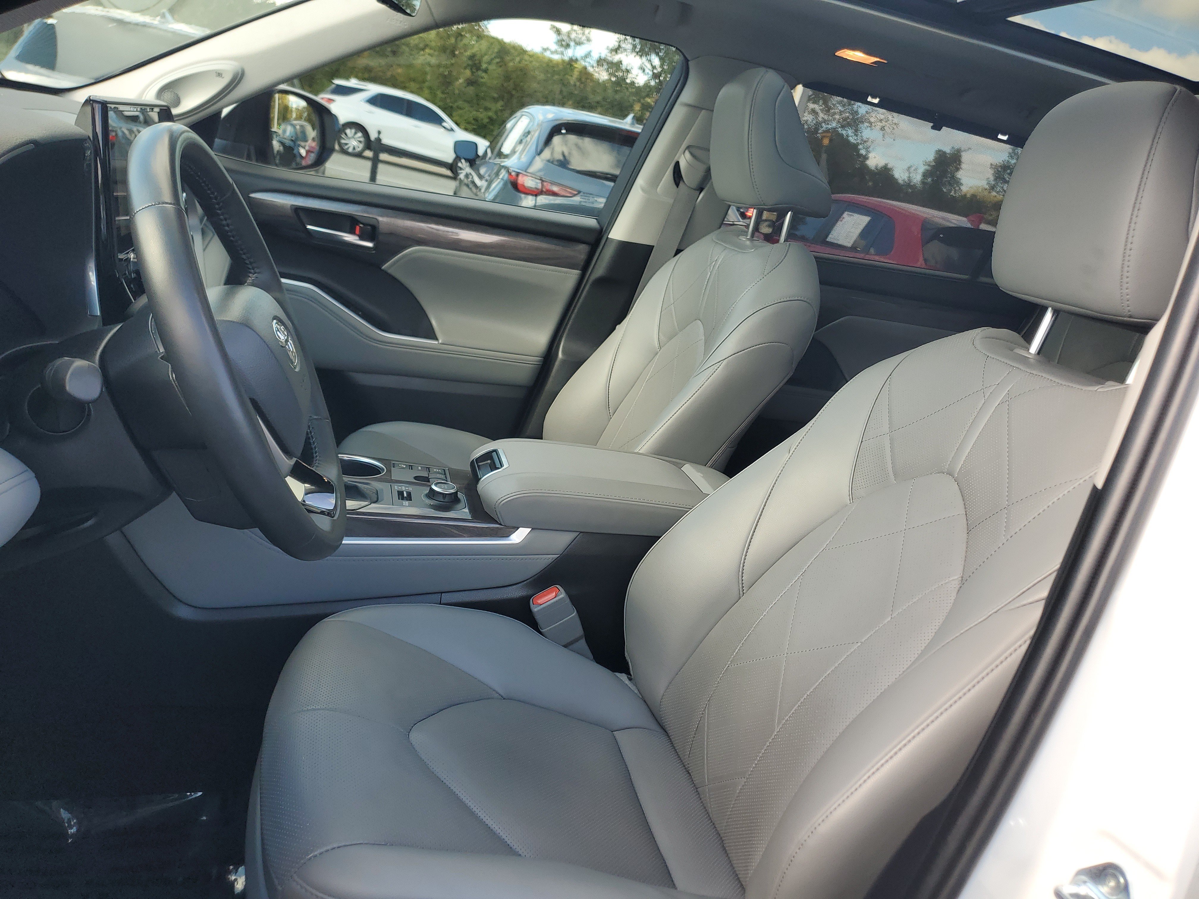 Certified 2026 Toyota Highlander AWD image 21