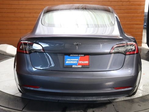 Used 2023 Tesla Model 3 Standard Range image 11