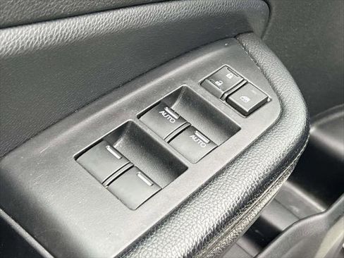 Used 2018 Honda Pilot Touring image 17