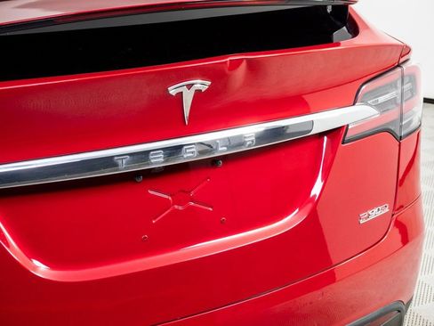 Used 2016 Tesla Model X P90D image 33