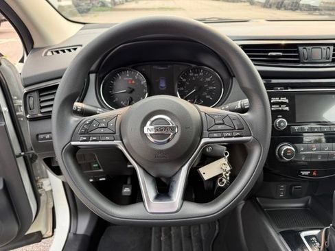Used 2017 Nissan Rogue Sport S w/ S Appearance Package AWD/4WD image 15