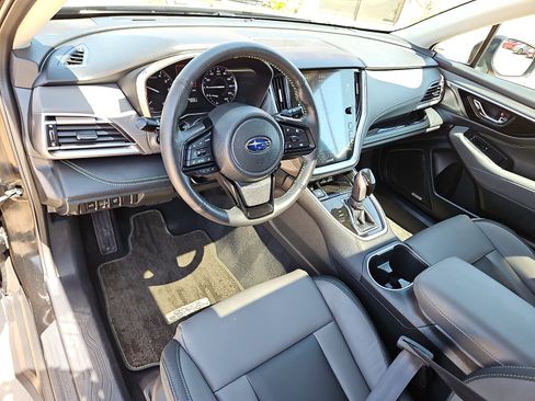 Used 2025 Subaru Outback Onyx Edition AWD/4WD image 13