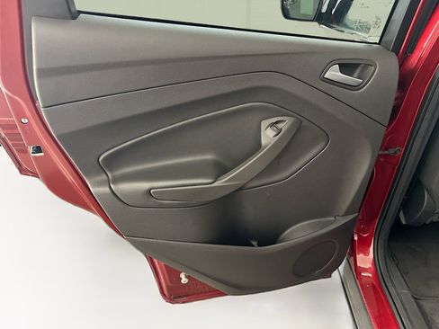 Used 2015 Ford Escape SE image 26