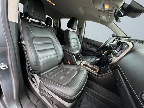 Used 2022 GMC Canyon Denali RWD image 15