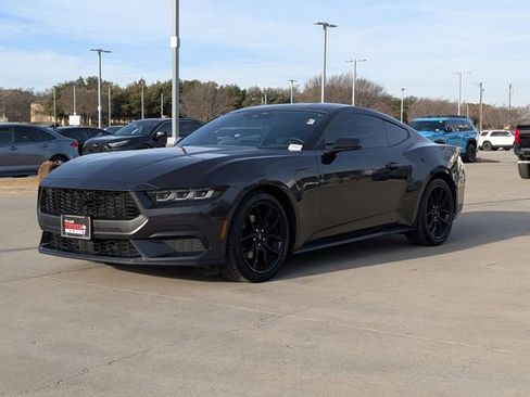 Used 2024 Ford Mustang Coupe image 10