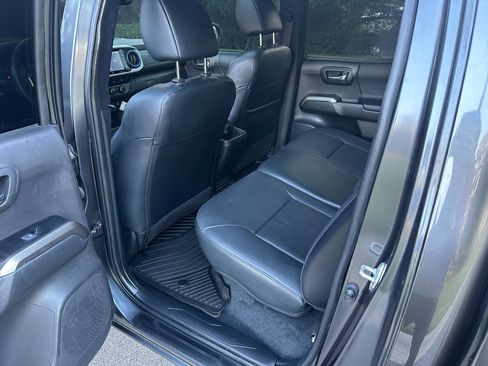 Used 2023 Toyota Tacoma Limited image 17