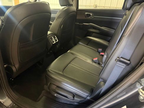 Used 2023 Kia Sorento S w/ Panoramic Sunroof Package AWD/4WD image 23