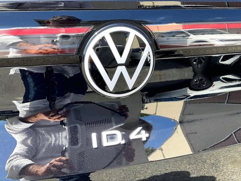 Certified 2023 Volkswagen ID.4 Pro RWD image 29