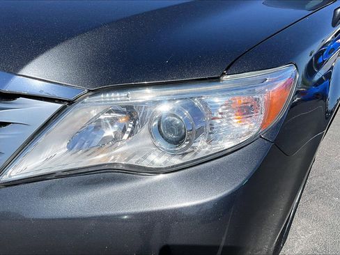 Used 2011 Toyota Avalon FWD image 26