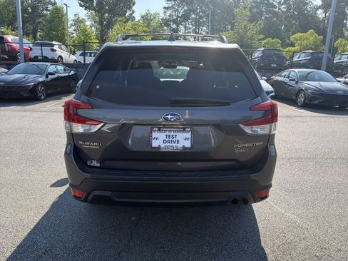 Used 2020 Subaru Forester Premium AWD/4WD image 9