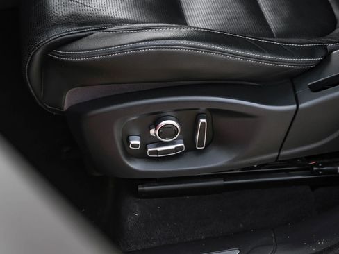 Used 2018 Jaguar F-PACE S image 34