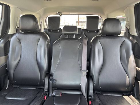 Used 2026 Kia Carnival FWD image 41