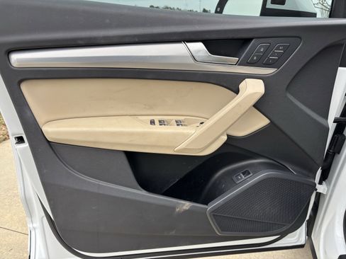 Used 2025 Audi Q5 2.0T Premium image 13