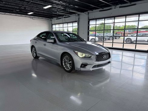 Used 2019 INFINITI Q50 Luxe w/ Essential Package (3.0T Luxe) RWD image 8