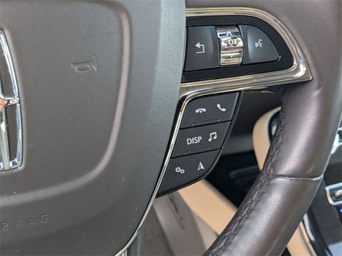 Certified 2023 Lincoln Nautilus Reserve image 20