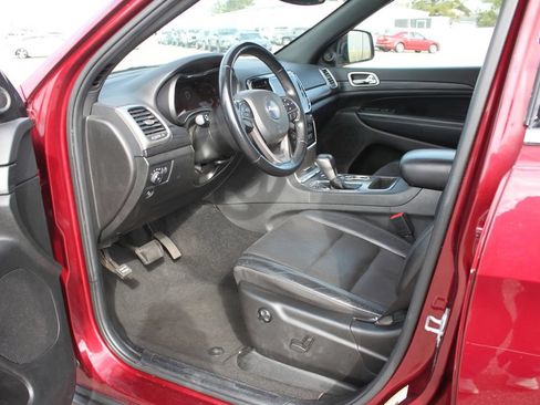 Used 2022 Jeep Grand Cherokee Laredo X RWD image 13
