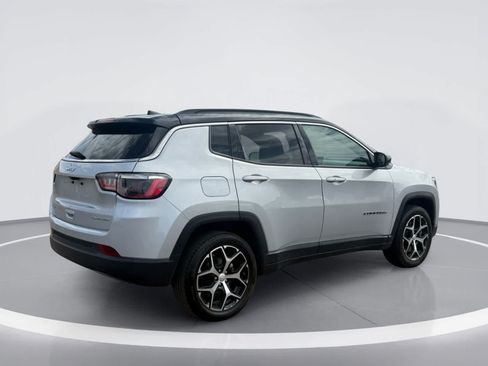 Used 2024 Jeep Compass Limited AWD/4WD image 4