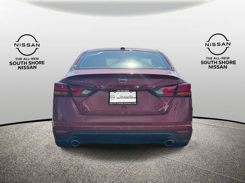 Used 2025 Nissan Altima 2.5 SR w/ SR Premium Package FWD image 6