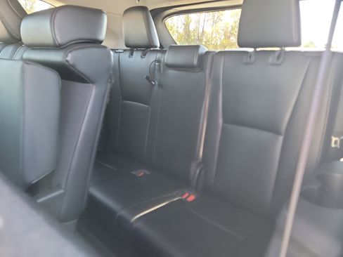 Used 2021 Toyota Highlander Limited image 16
