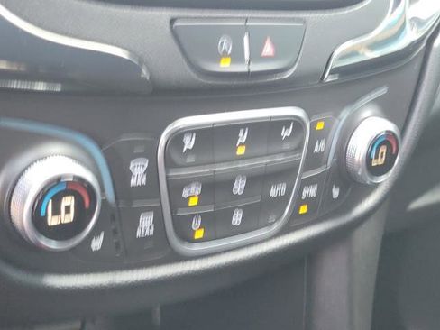 Certified 2022 Chevrolet Equinox RS w/ LPO, Floor Liner Package image 30