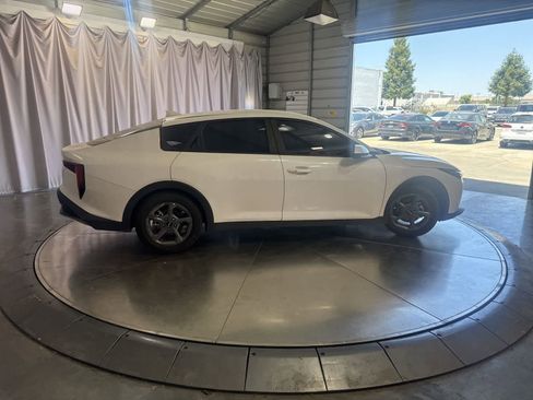 Used 2025 Kia K4 FWD image 4