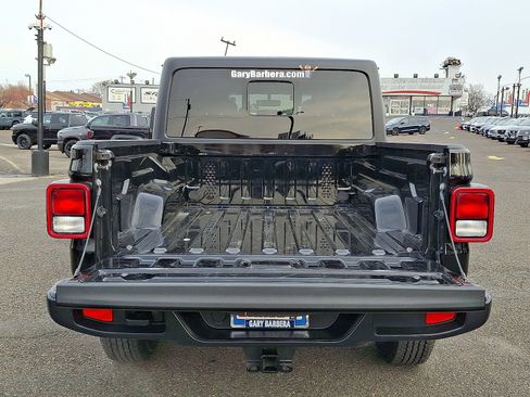 Used 2022 Jeep Gladiator Sport image 28