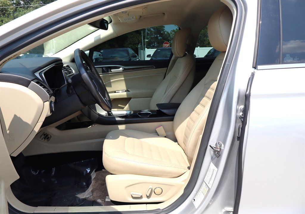 Used 2013 Ford Fusion SE FWD image 15
