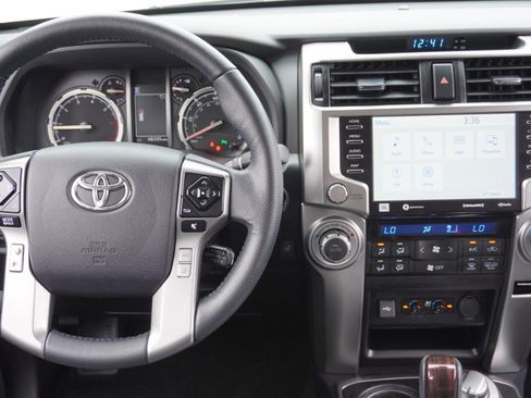 Used 2024 Toyota 4Runner Limited AWD/4WD image 28