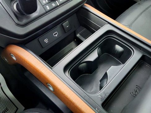 Used 2023 Land Rover Defender 110 X image 17