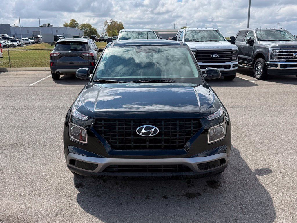 Used 2025 Hyundai Venue SE FWD image 24