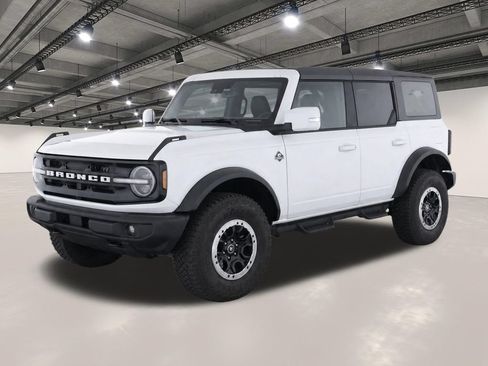 Used 2024 Ford Bronco Outer Banks w/ Sasquatch Package AWD/4WD image 1